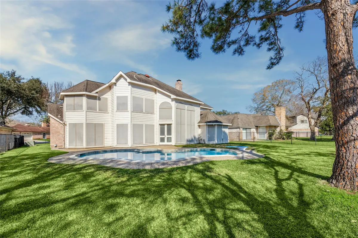 2102 N Fountain Valley Drive, Missouri City, TX 77459 - Image #1