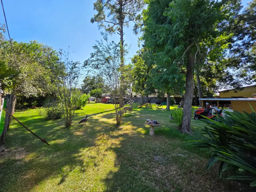 806 Miles Road, Bacliff, TX 77518 - Image #3