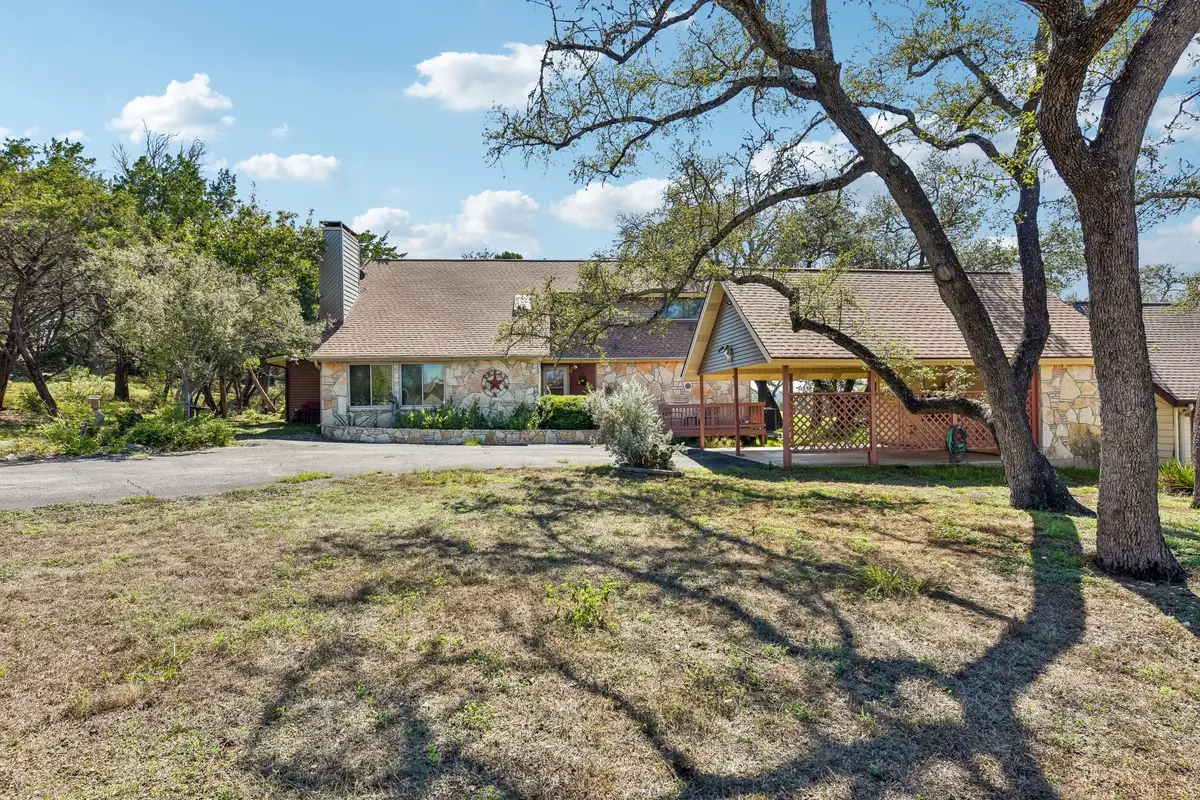 15 Country Lane, Woodcreek, TX 78676 - #1