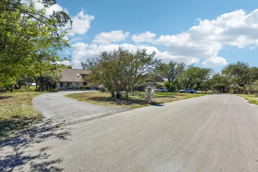 15 Country Lane, Woodcreek, TX 78676 - #3