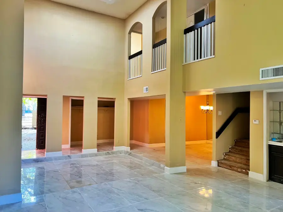 4560 Bellaire Boulevard, Bellaire, TX 77401 - Image #3