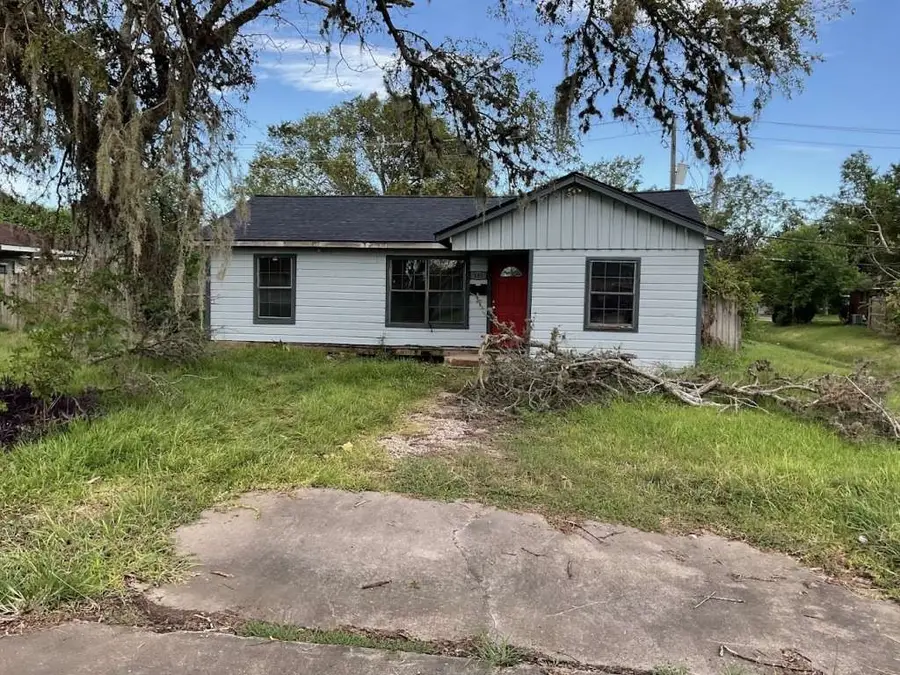 135 Huisache Street, Lake Jackson, TX 77566 - Image #3