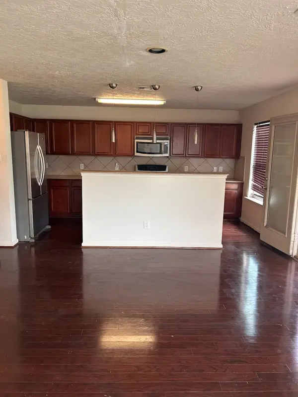 4102 Autumn View Drive, Houston, TX 77048