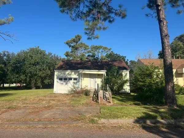 1439 W 5th Street, Port Arthur, TX 77640