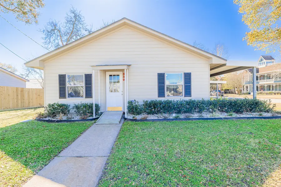 530 6th Street, Sealy, TX 77474 - #2