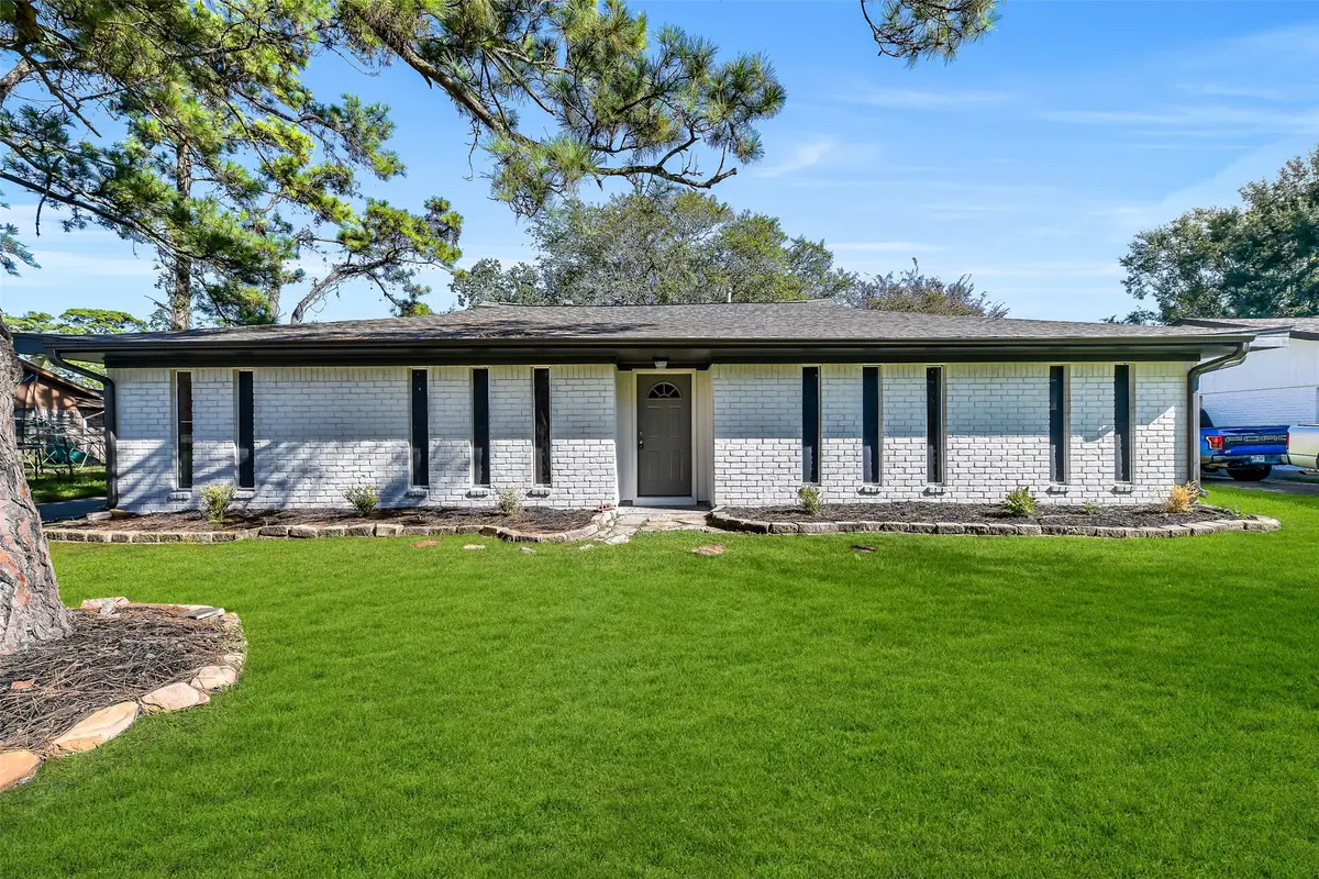 4907 Green Willow Lane, Dickinson, TX 77539 - Image #1