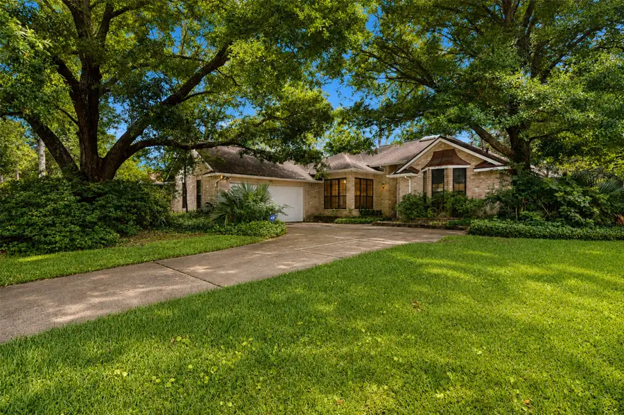 2611 Brookdale Drive, Houston, TX 77339 - #2