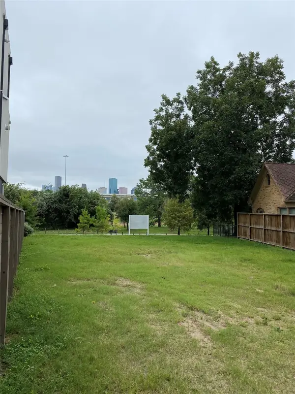 2128 White Oak Drive, Houston, TX 77009