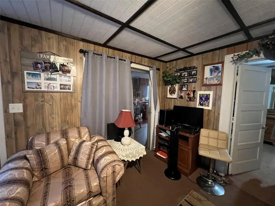 206 S Cottonwood Street, Crockett, TX 75835 - #3