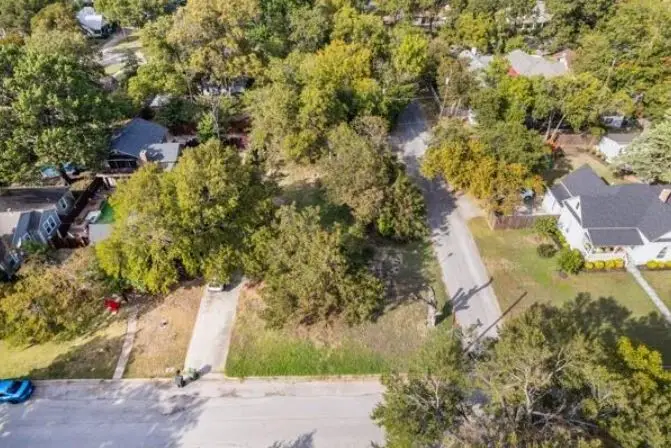 1001 W Avenue F, Garland, TX 75040 - #3