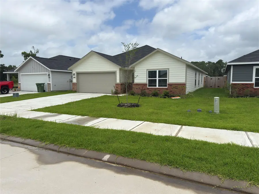 512 Oak Chase Avenue, Dayton, TX 77535 - #3