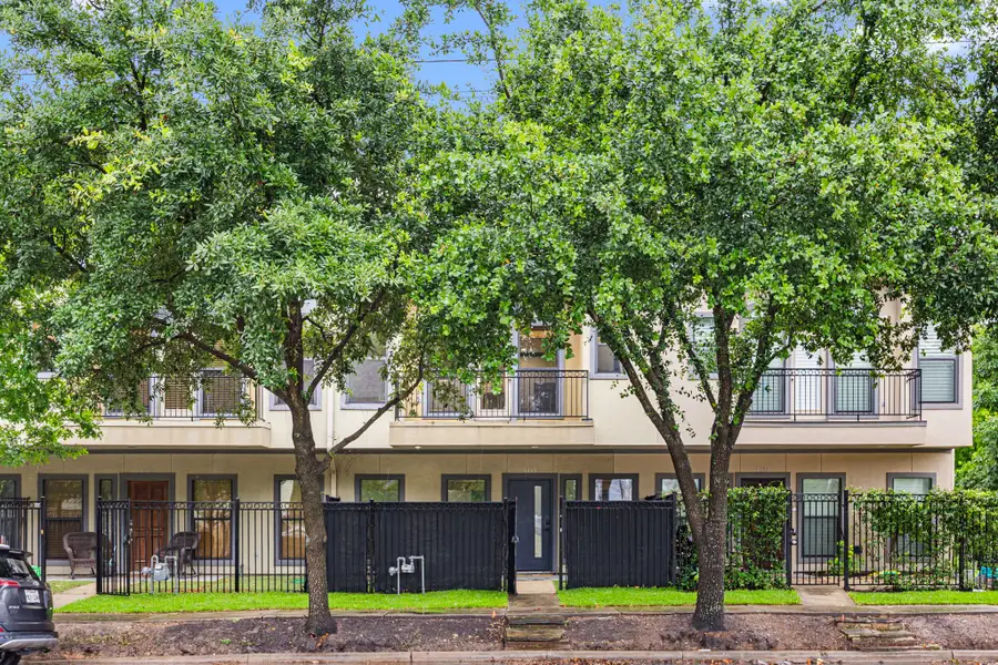 1119 Saint Charles Street, Houston, TX 77003 - #2