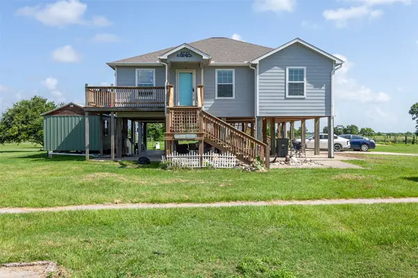 10513 Gulfway Drive S, Sabine Pass, TX 77655