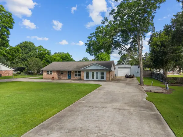 7010 Bluebird Lane, Alvin, TX 77511