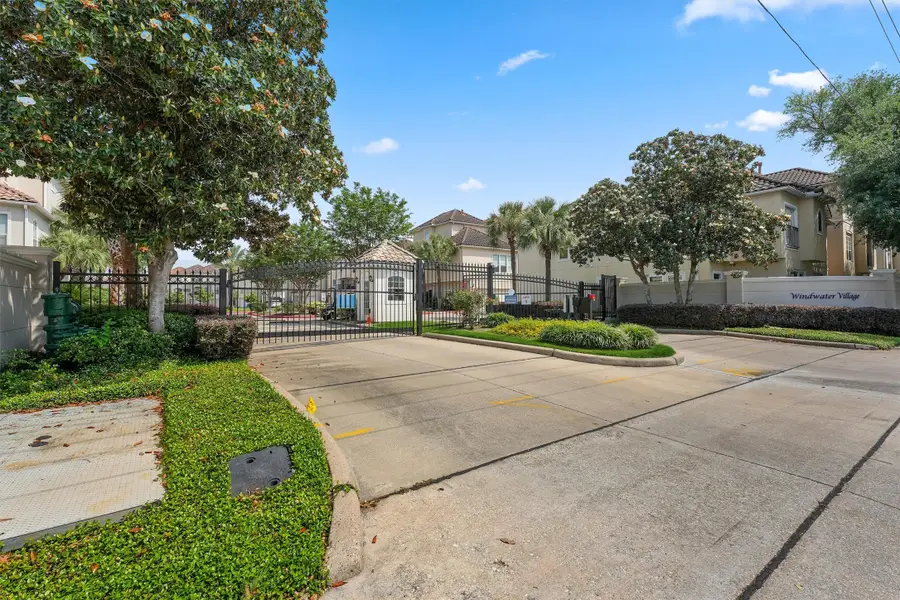6107 S Arrowana Lane, Houston, TX 77036 - #2