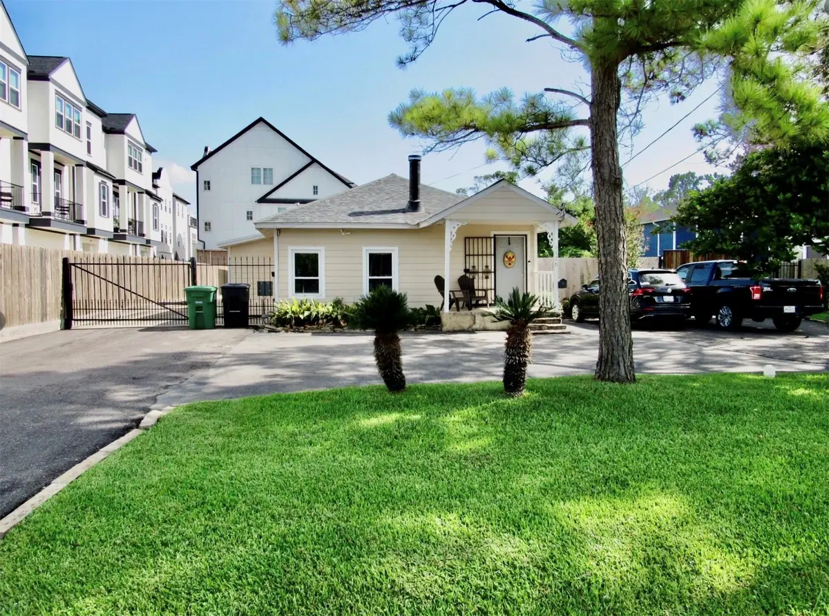 1126 W 22nd Street, Houston, TX 77008 - Image #1