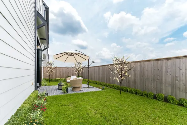 1004 Golden Nectar Lane, Houston, TX 77008