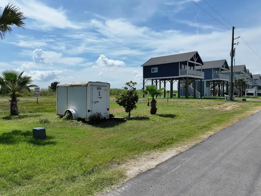 1056 Caplen Street, Gilchrist, TX 77617 - Image #2