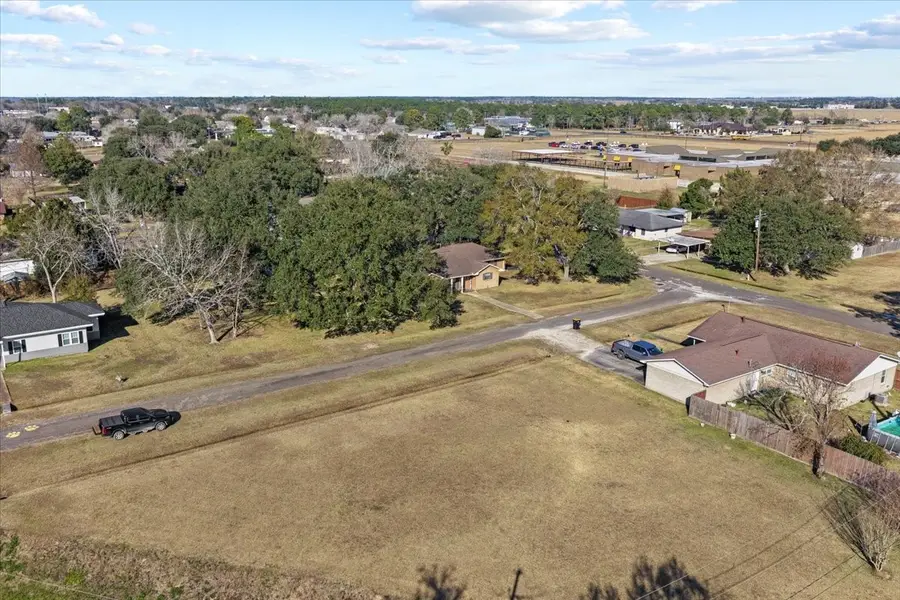 105 Alice Street, Anahuac, TX 77514 - #3