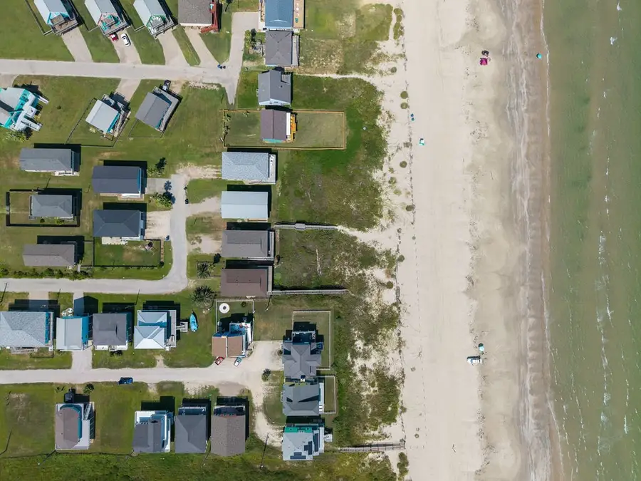 128 Mar Vista Court, Surfside Beach, TX 77541 - Image #3