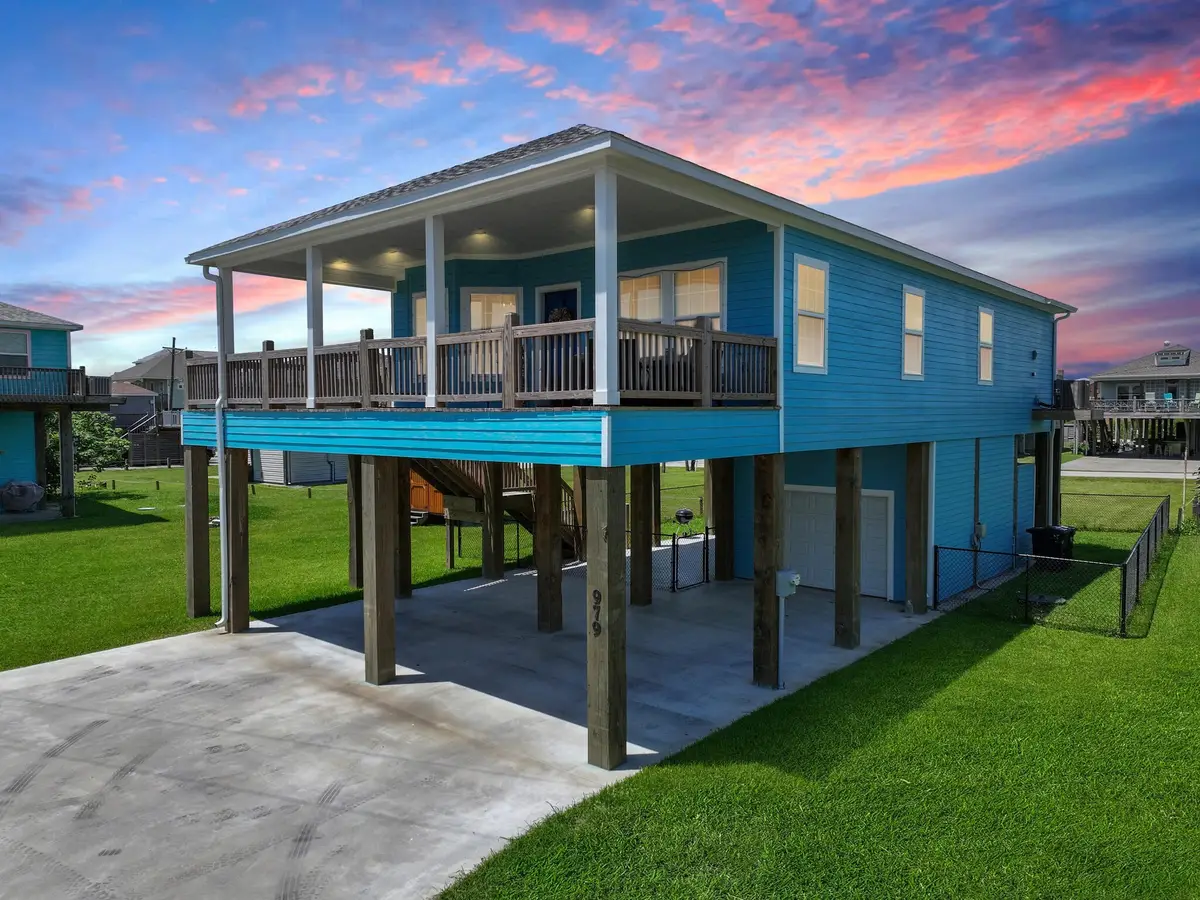 979 Fisherman Drive S, Crystal Beach, TX 77650 - Image #1