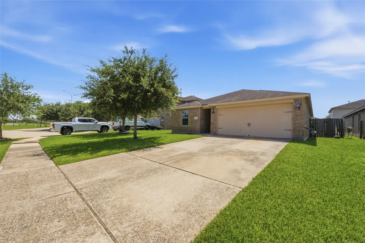 9438 Sapphire Creek Lane, Rosharon, TX 77583 - #1