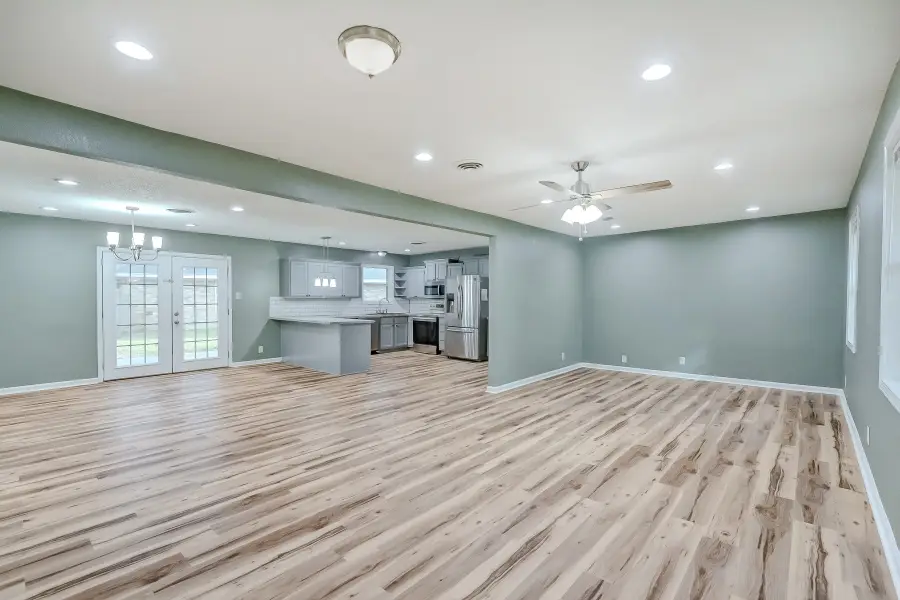 824 S 37th Street, Nederland, TX 77627 - Image #3