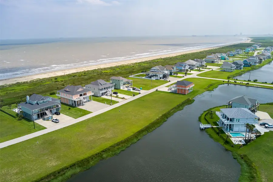3829 Biscayne Beach Road, Crystal Beach, TX 77650 - #2