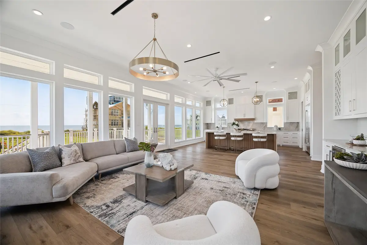 11346 Beachside Drive, Galveston, TX 77554 - Image #1