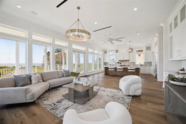 11346 Beachside Drive, Galveston, TX 77554