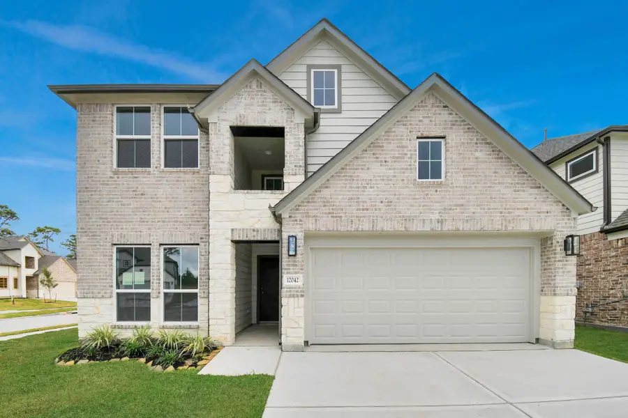 12042 Maple Oak Drive, Houston, TX 77066 - Image #3