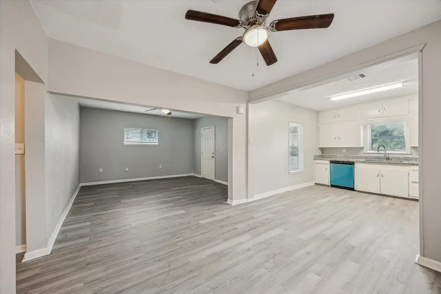 710 E Magnolia Street, Angleton, TX 77515 - #2