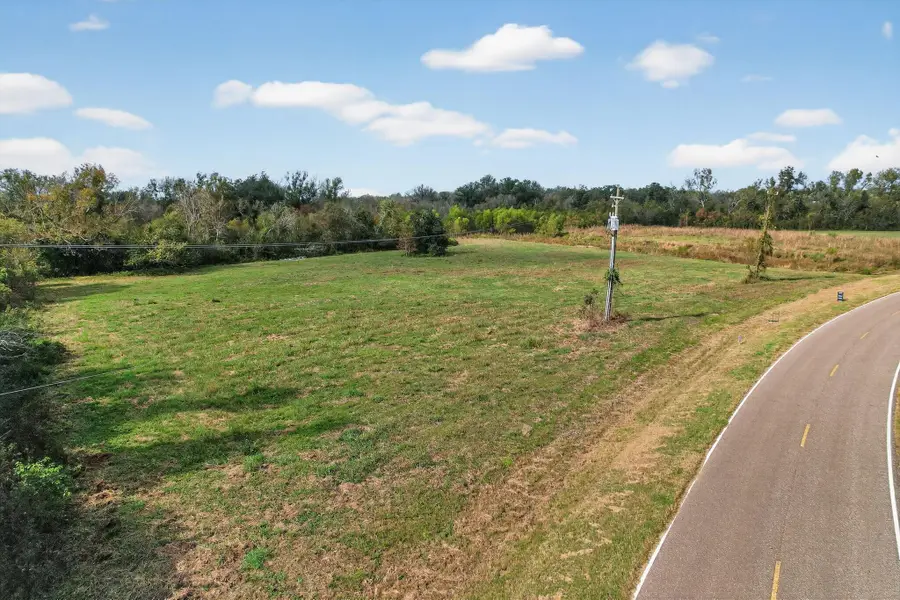 22818 Pittman Drive, Angleton, TX 77515 - Image #3