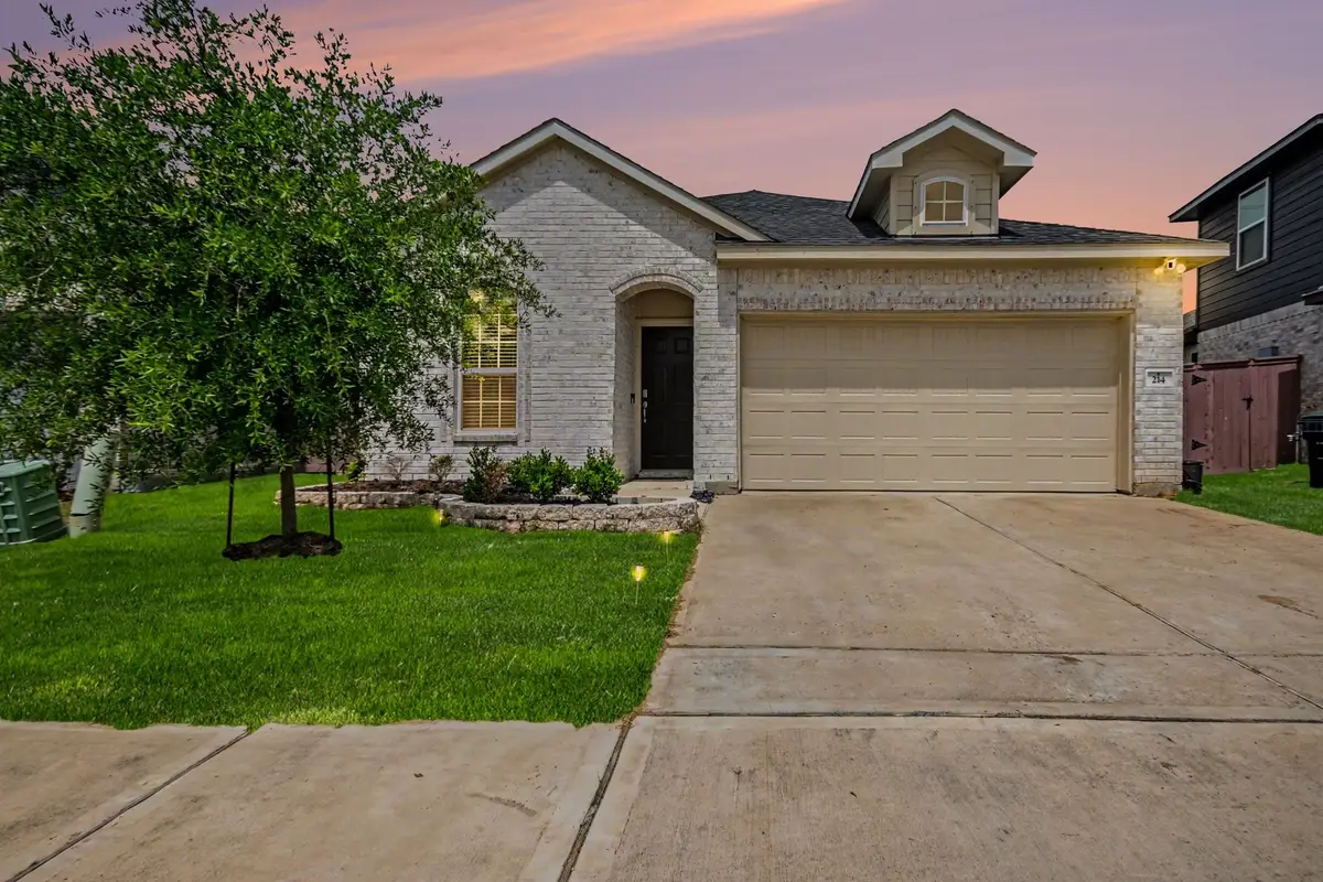 214 Water Grass Trail, Clute, TX 77531 - #1