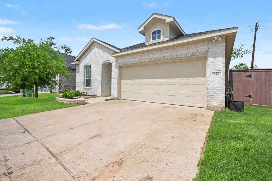 214 Water Grass Trail, Clute, TX 77531 - #3