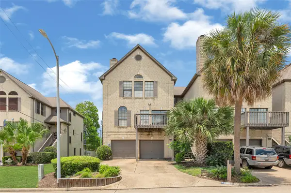2607 Sailboat Drive, Nassau Bay, TX 77058