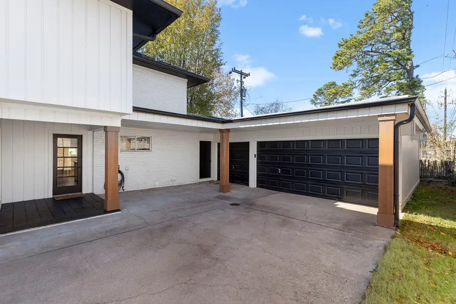 443 E Gaywood Drive, Houston, TX 77079 - Image #2