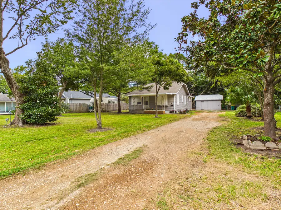 917 Laurel Street, La Marque, TX 77568 - #2