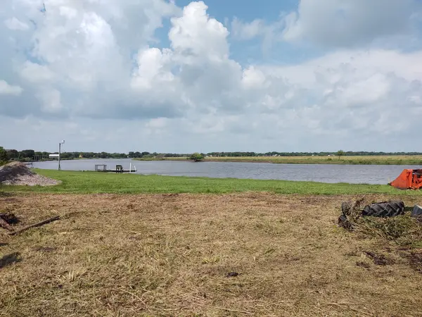 215 Port Street, Angleton, TX 77515