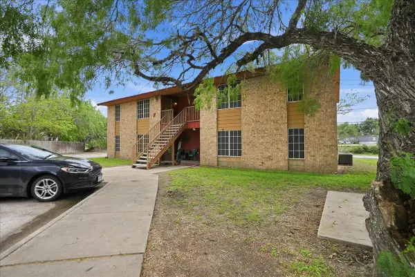 600 E Crockett Street, Beeville, TX 78102