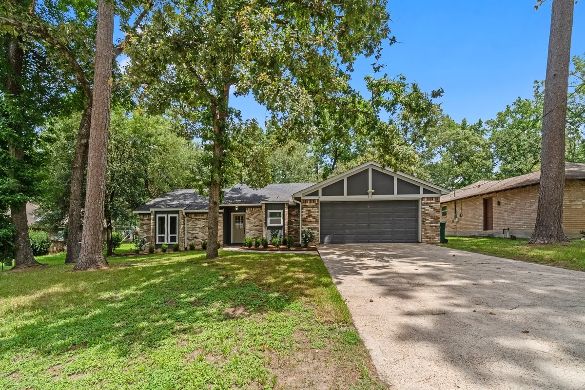 64 Hiwon Drive, Conroe, TX 77304 - Image #1