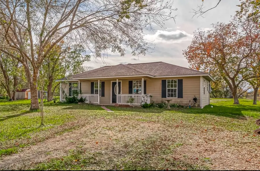 1512 Bayou Drive, Bay City, TX 77414 - Image #2