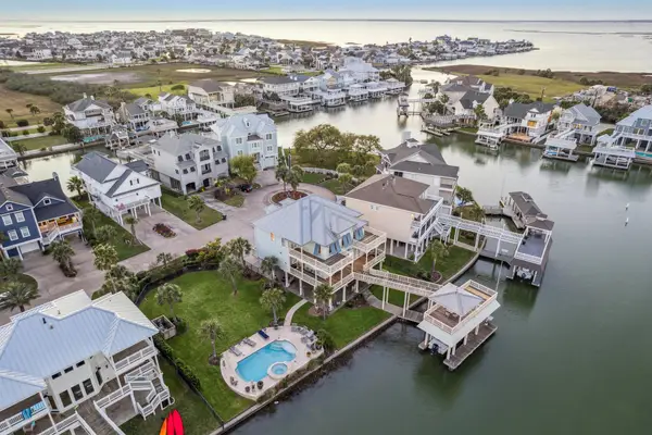 3315 Windlass Court, Galveston, TX 77554