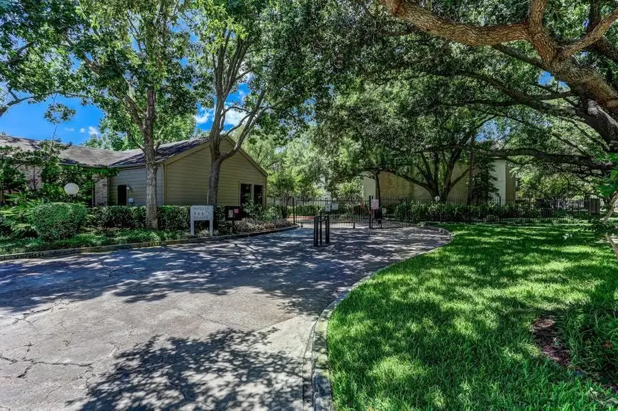 10047 Westpark Drive #9, Houston, TX 77042 - Image #2