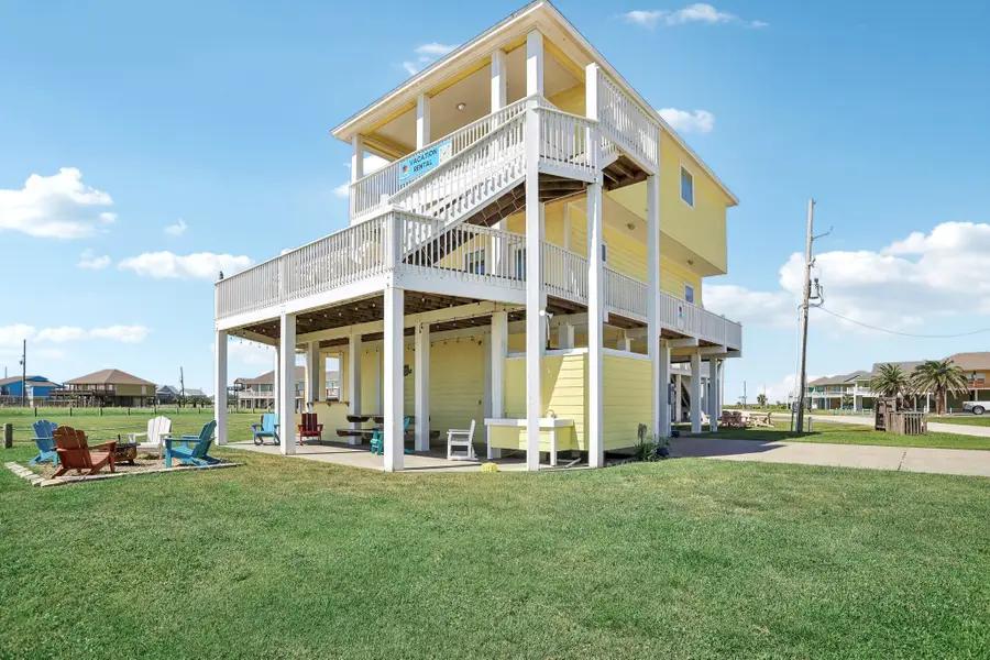 961 Hamilton Drive, Crystal Beach, TX 77650 - Image #2