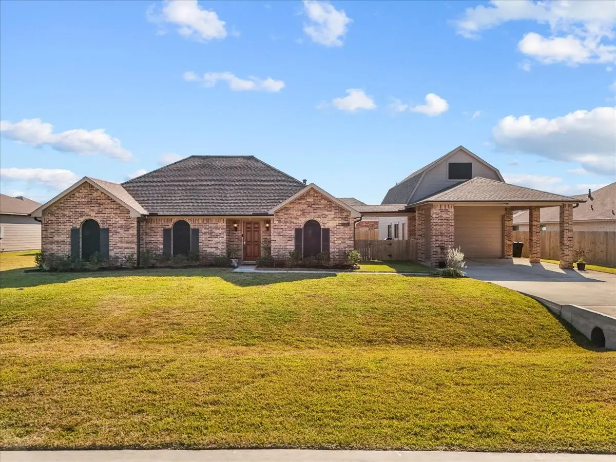 2111 Gilbert Road, Dickinson, TX 77539 - Image #1