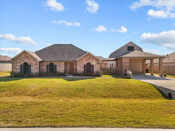 2111 Gilbert Road, Dickinson, TX 77539