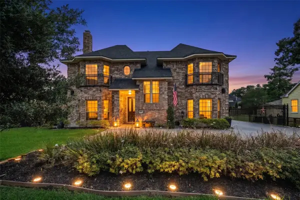 835 W 43rd Street, Houston, TX 77018