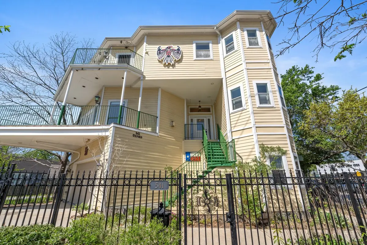 3201 White Oak Drive, Houston, TX 77007 - Image #1