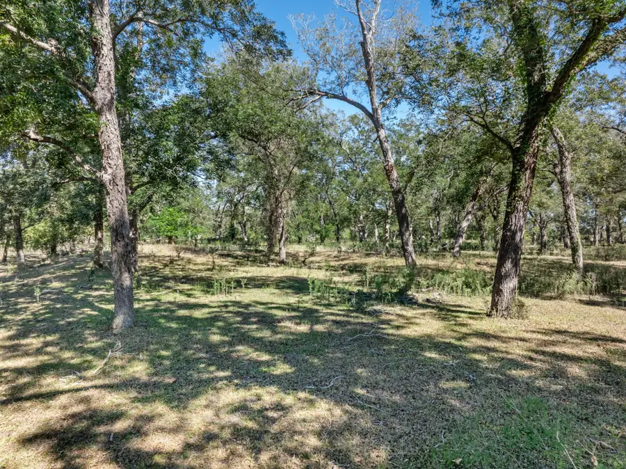 1112 County Road 255, Gonzales, TX 78629 - Image #2